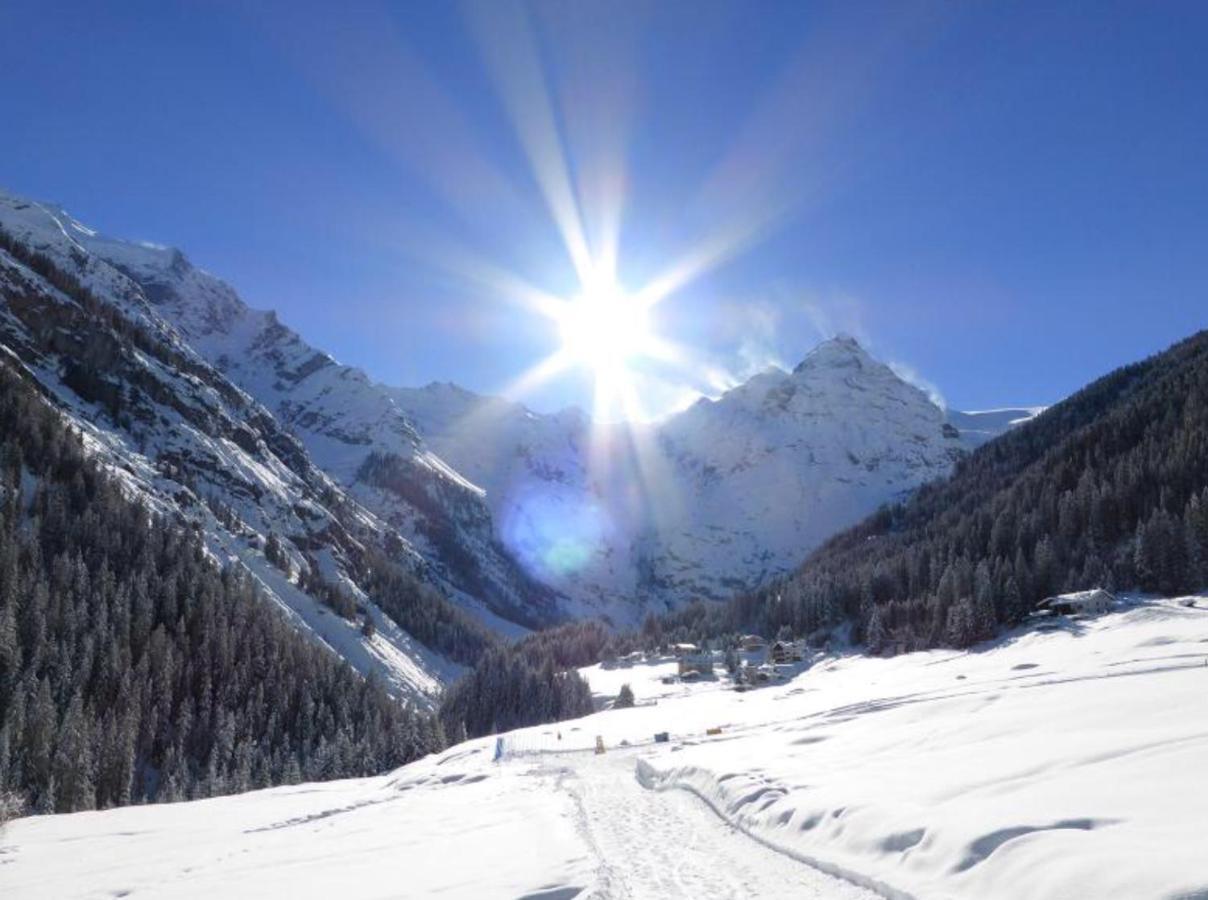 Stilfser Haeuschen Mit Blick Auf Koenig Ortler Villa Luaran gambar